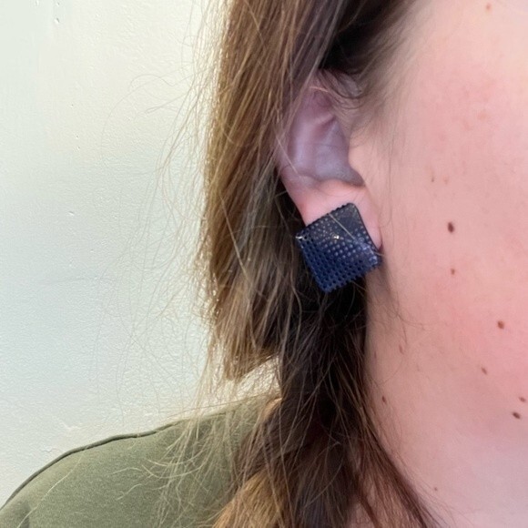 80s Vintage Mesh Button Earrings Navy Blue Square Studs - Picture 6 of 6